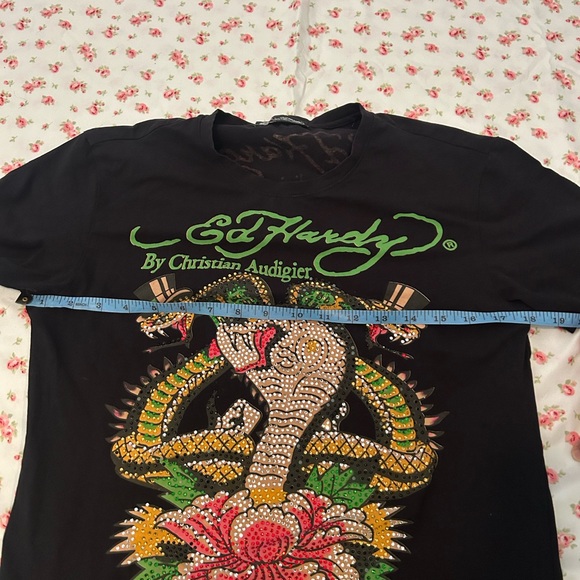 Ed Hardy Black Tee with Vibrant Snake Design - Picture 3 of 5